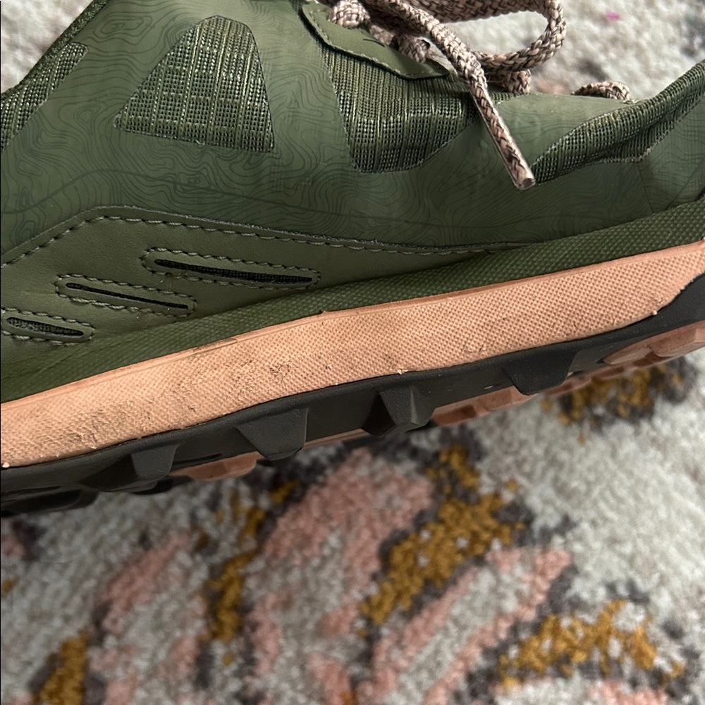 Altras - Picture 5 of 5